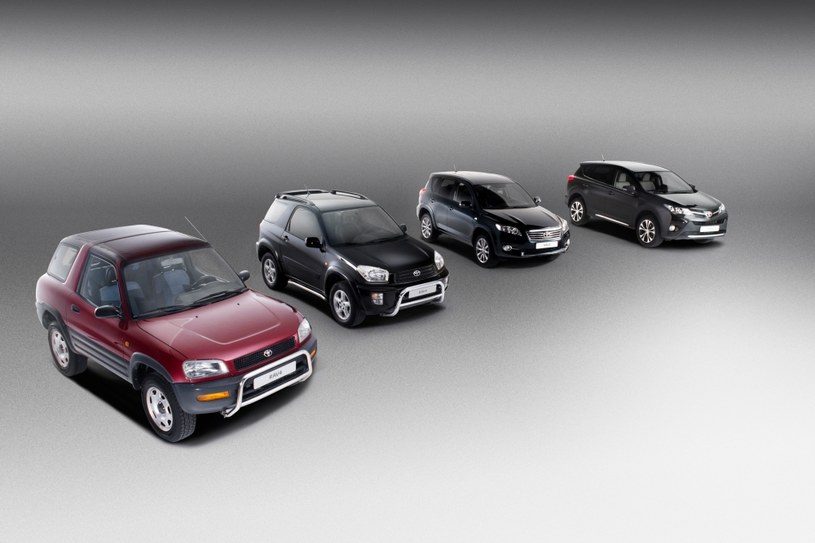 Cztery generacje Toyoty RAV4 /Informacja prasowa