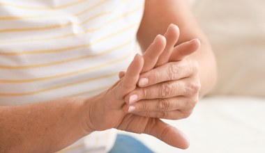 Cztery objawy, które mogą świadczyć o osteoporozie. Nikt nie wiąże ich z kośćmi 