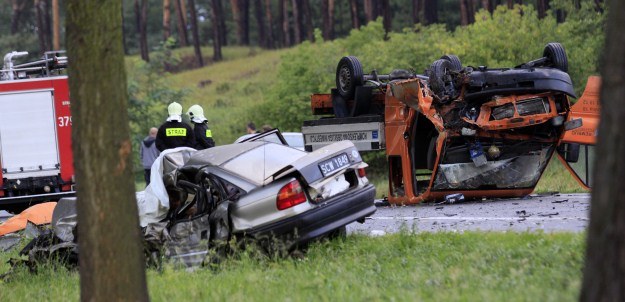 Cztery osoby z vw zostały ranne /PAP