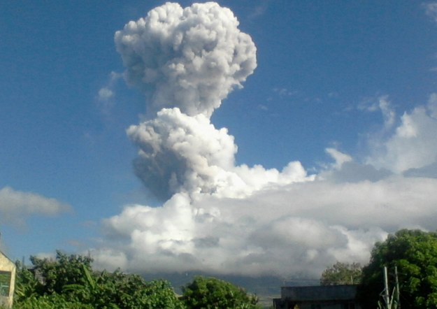 Cztery osoby zginęły w wybuchu wulkanu Mayon na Filipinach /PHIVOLCS-DOST / HANDOUT /PAP/EPA