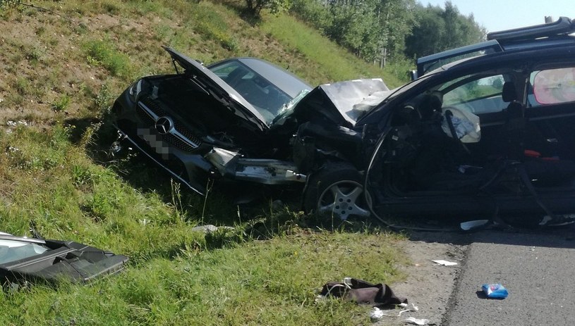 Cztery osoby zostały ranne w wypadku na drodze krajowej nr 16 w Nowym Marcinkowie /KMP w Olsztynie /Policja