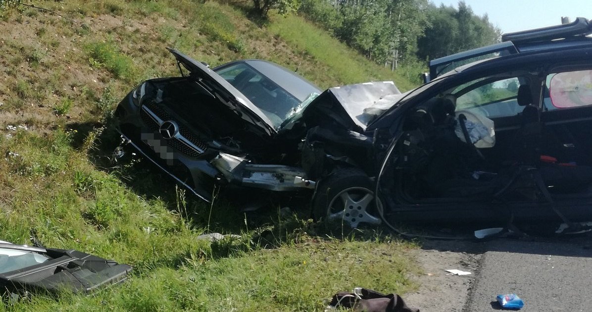 Cztery osoby zostały ranne w wypadku na drodze krajowej nr 16 w Nowym Marcinkowie /KMP w Olsztynie /Policja