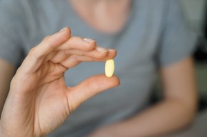 Cztery witaminy w jednej tabletce. Oto co musisz wiedzieć o suplemencie diety ADEK