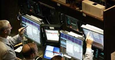 Czwartkowa sesja na Wall Street przyniosła minimalne zmiany głównych indeksów /AFP