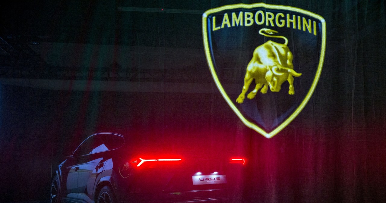 Czwarty w gamie, pierwszy elektryczny model Lamborghini będzie SUV-em w stylu coupe /Getty Images