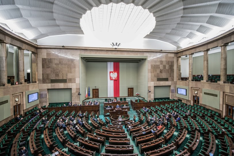 Czy Andrzej Duda może rozwiązać nowy Sejm z powodu bardzo krótkiego czasu na uchwalenie budżetu? /123RF/PICSEL