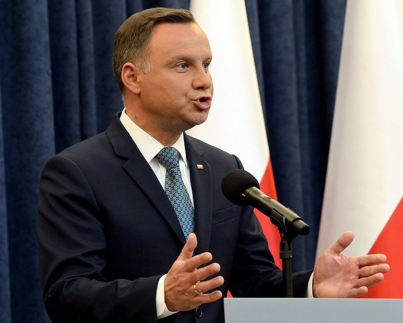 Czy Andrzej Duda ponownie zawetuje obie ustawy? /AFP