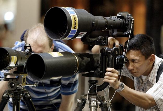 Czy aparaty nauczą się rozpoznawać emocje fotografa? /AFP