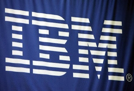 Czy Apple chce "ukraść" z IBM jednego z najlepszych menagerów? /AFP