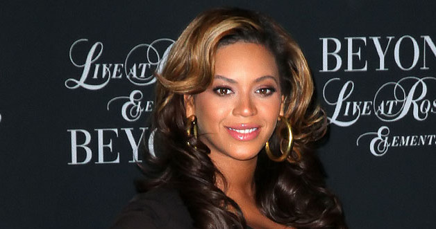 Czy Beyonce wygląda jak kobieta w ósmym miesiącu ciąży? &nbsp; /Jackson Lee /Splashnews