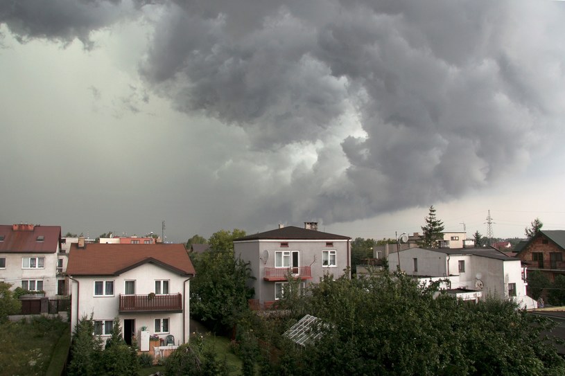 Czy burzę należy spędzić w domu? /Pawel Szadkowski / Forum /Agencja FORUM