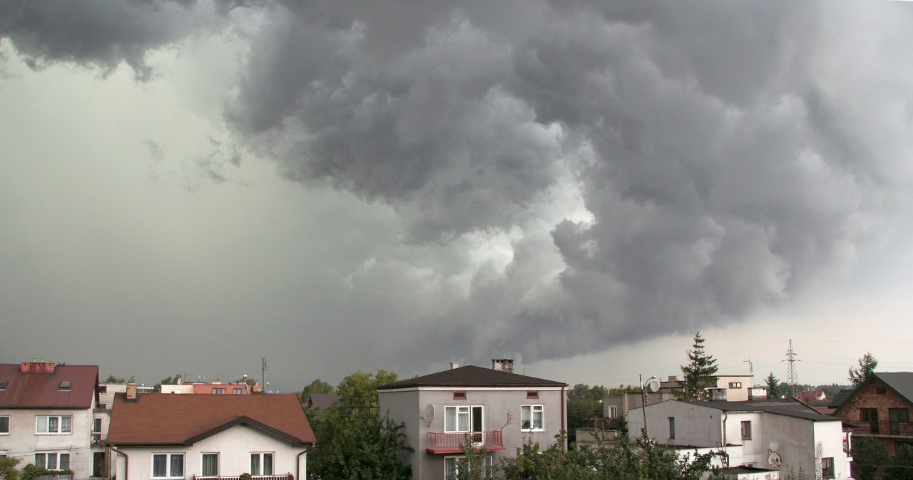 Czy burzę należy spędzić w domu? /Pawel Szadkowski / Forum /Agencja FORUM