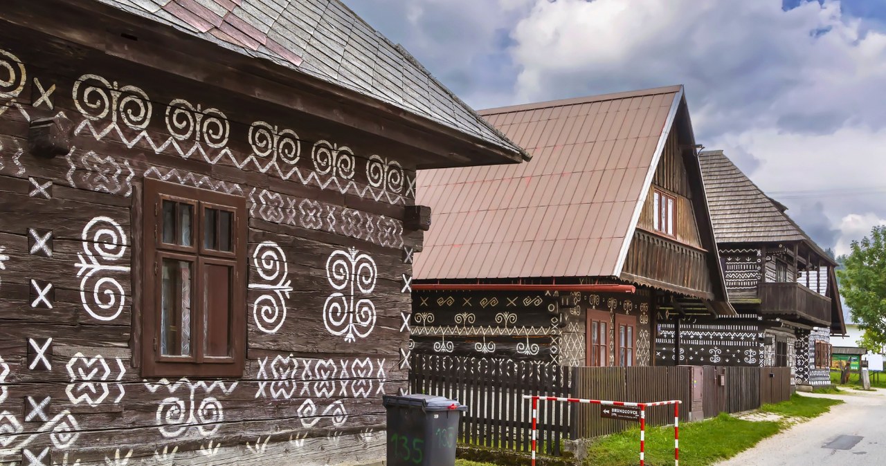 Czy Čičmany to piernikowa wieś? / Boris Breytman / imageBROKER / Forum /Agencja FORUM