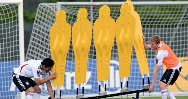 Czy doczekamy się transmisji meczów Euro 2012 w technologii 3D? Na pewno nie tych pierwszych /AFP