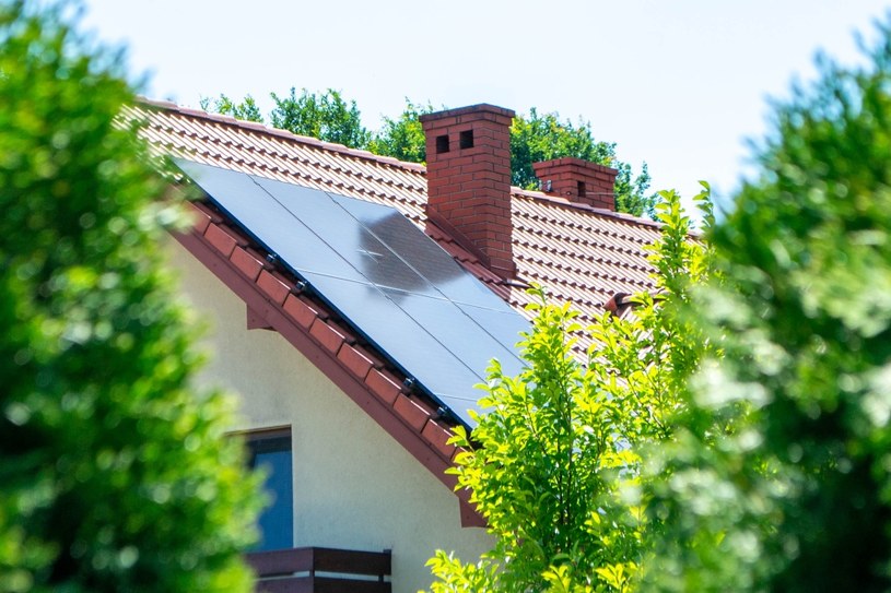 Czy domowe panele fotowoltaiczne będą w stanie generować wystarczającą ilość prądu zimą? /123rf.com /123RF/PICSEL