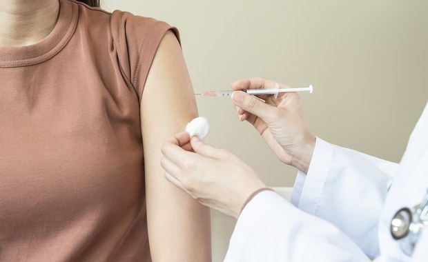 Czy dorośli powinni szczepić się przeciwko HPV? Ekspert odpowiada