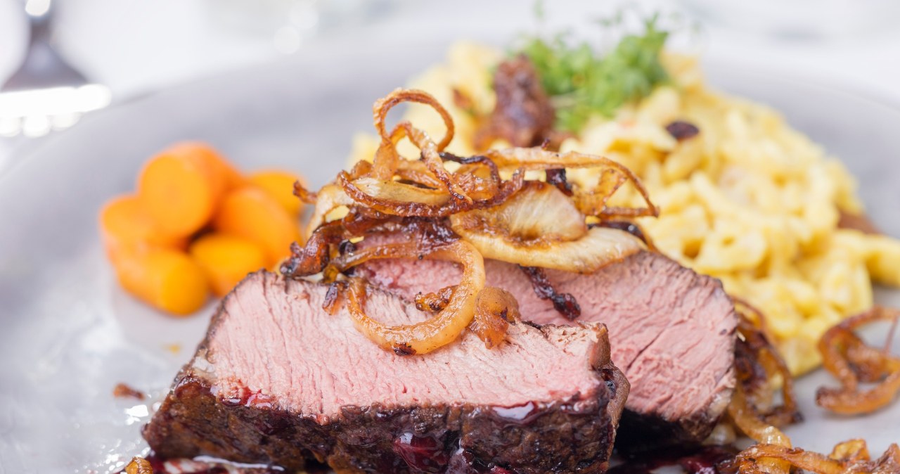 Czy dziczyzna jest zdrowa? Kto powinien ją spożywać? /bernjuer /123RF/PICSEL