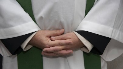 Czy dzieci duchownego poczęte in vitro mają prawo do narodzin? 