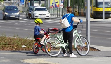 Czy dziecko na rowerze to pieszy? Rodzice nie znają tego przepisu