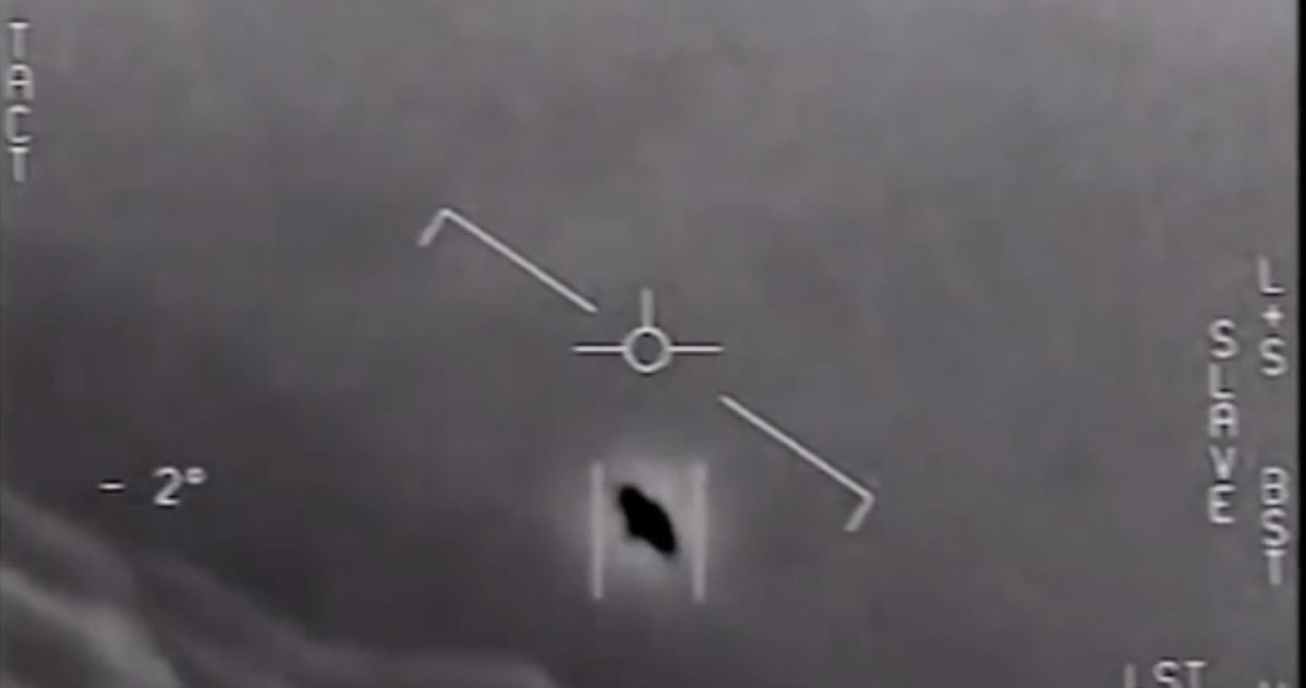 Czy dzięki nowym regulacjom piloci będą chętniej zgłaszali przypadki UFO? /materiały prasowe