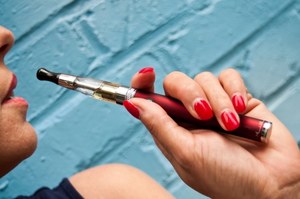 Czy e-papierosy szkodzą? Pojawiły się kolejne dowody na tę tezę