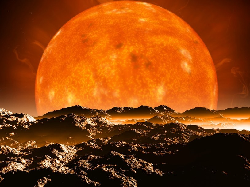 Czy egzoplaneta krążąca wokół czerwonego karła ma atmosferę z parą wodną? /Zdjęcie ilustracyjne /123RF/PICSEL