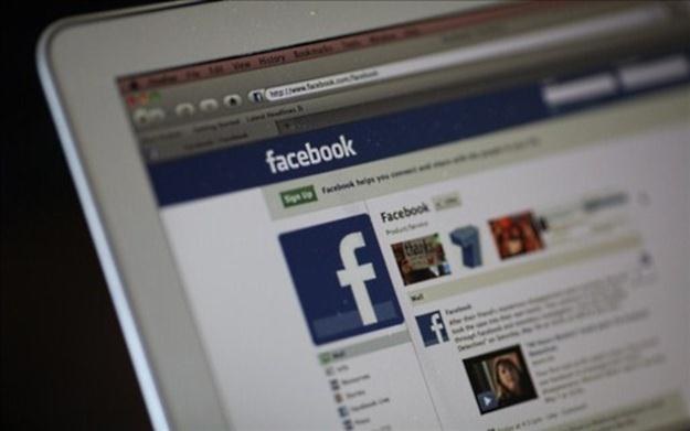 Czy Facebook jest dobrym źródłem informacji o naszych zdolnościach do pracy /AFP