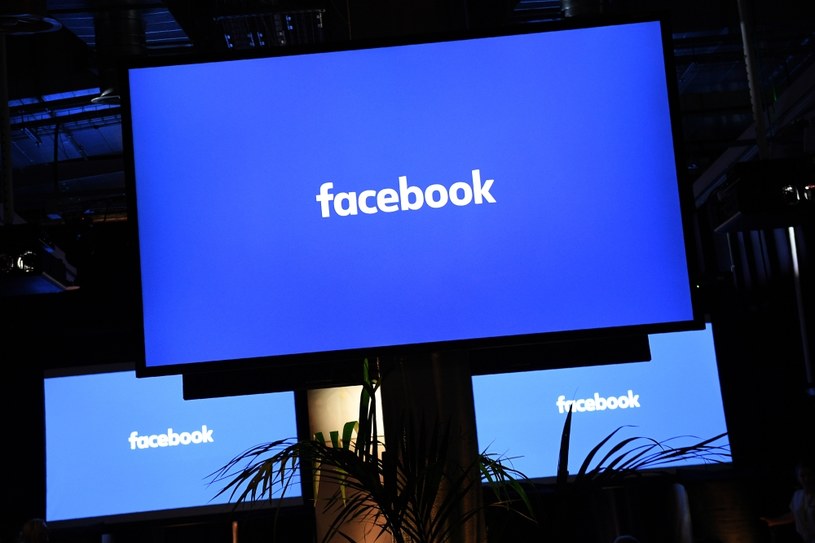Czy Facebook powinien ponosić odpowiedzialność za wpisy użytkowników? /AFP