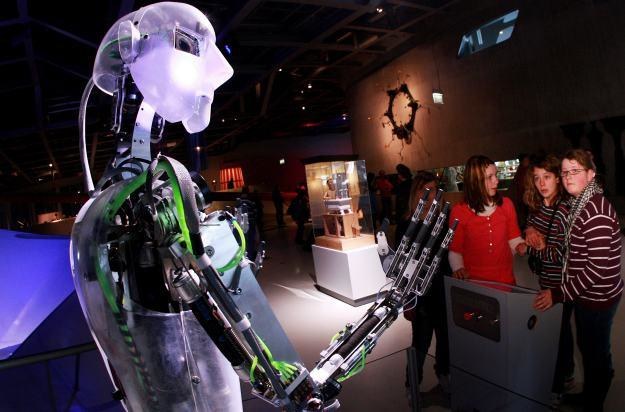 Czy Fujitsu jest gotowe do zbudowania robota - studenta? /AFP