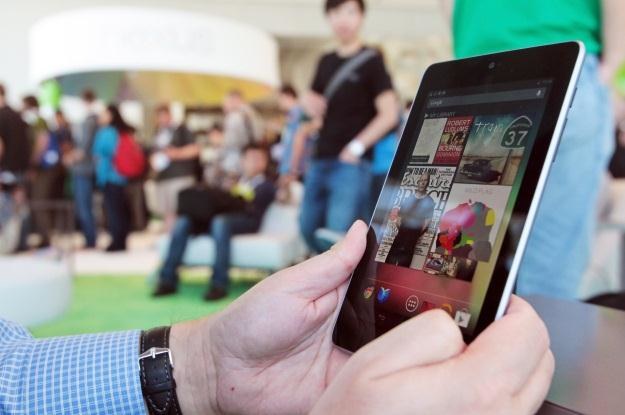 Czy Google Nexus 7 będzie miał problemy jeszcze przed rynkową premierą? /AFP