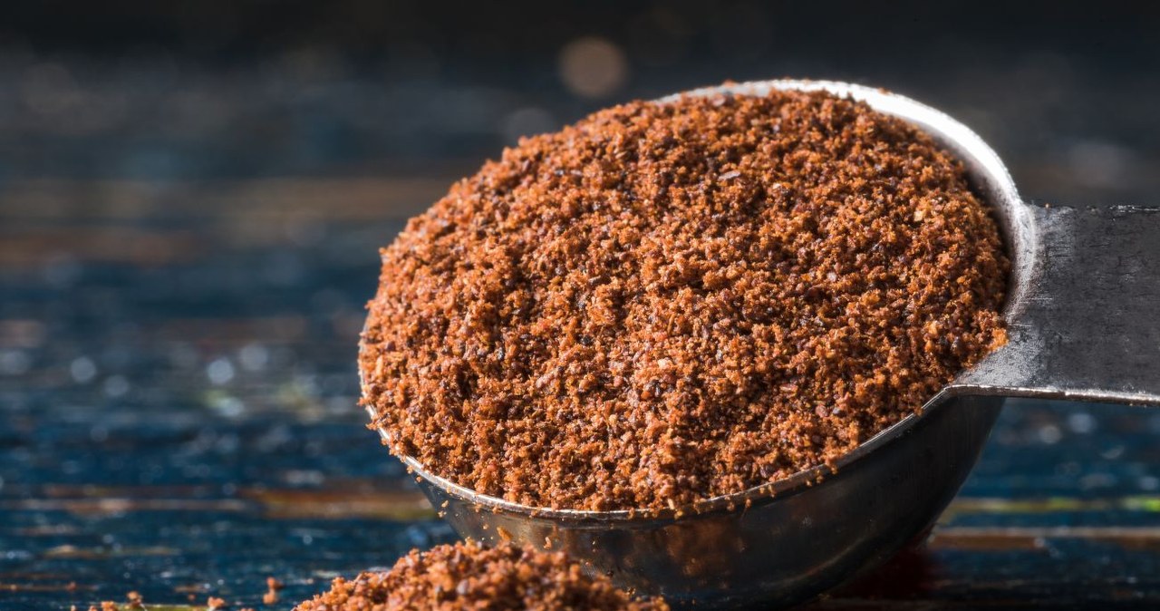 Czy goździki są zdrowe? Kto powinien je spożywać? /Michelle Lee Photography /Canva Pro