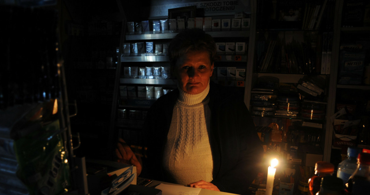 Czy grożą nam zimowe wieczory bez prądu? /Wojtek Basalygo /SE/East News