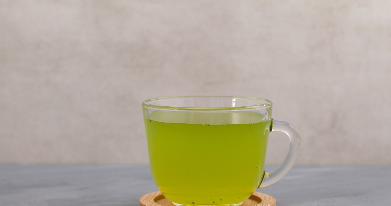 Czy herbata z moringi jest zdrowa? Kto powinien ją spożywać? /ab7272 /123RF/PICSEL