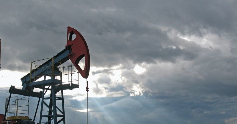 Czy inwestowanie w ropę jest teraz bardziej ryzykowne niż w "akcje śmieciowe"? /123RF/PICSEL