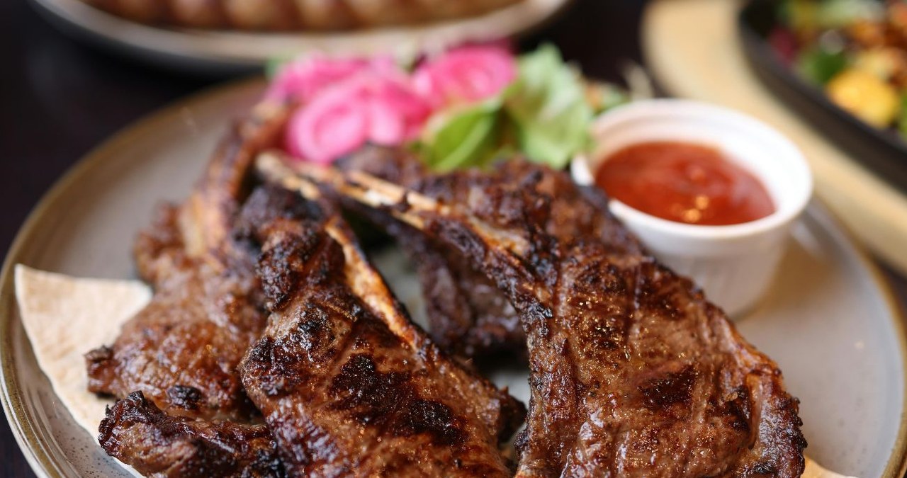 Czy jagnięcina jest zdrowa? Kto powinien ją spożywać? / Valeria Boltneva /Canva Pro