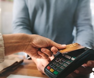 Czy kasjer może odmówić płatności kartą? Przepisy stanowią jasno
