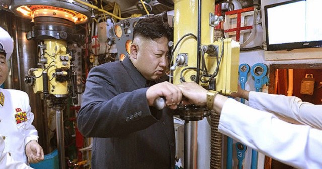 Czy Kim wymyślił nowy sposób na pokonanie Korei Południowej? /Getty Images/Flash Press Media