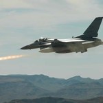 Czy kobiety mogą latać F-16?