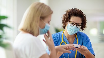 ​Czy koronawirus wciąż jest groźny? Najnowsze prognozy epidemiczne