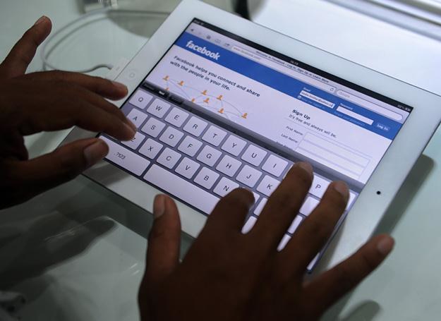 Czy ludzie odwrócą się od Facebooka? /AFP
