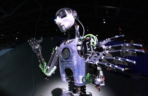Czy ludzkość powinna obawiać się sztucznej inteligencji?
