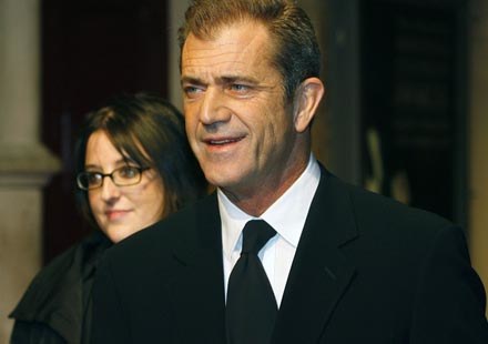 Czy Mel Gibson oszukał swego scenarzystę? /AFP