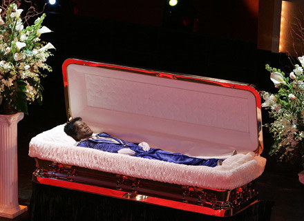Czy Michael Jackson zostanie pochowany w takiej trumnie jak James Brown? - fot. Bryan Bedder /Getty Images/Flash Press Media