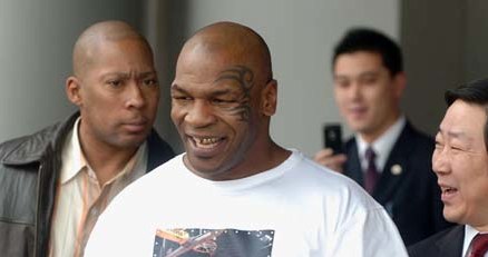 Czy Mike Tyson zatańczy w Bollywood? /AFP