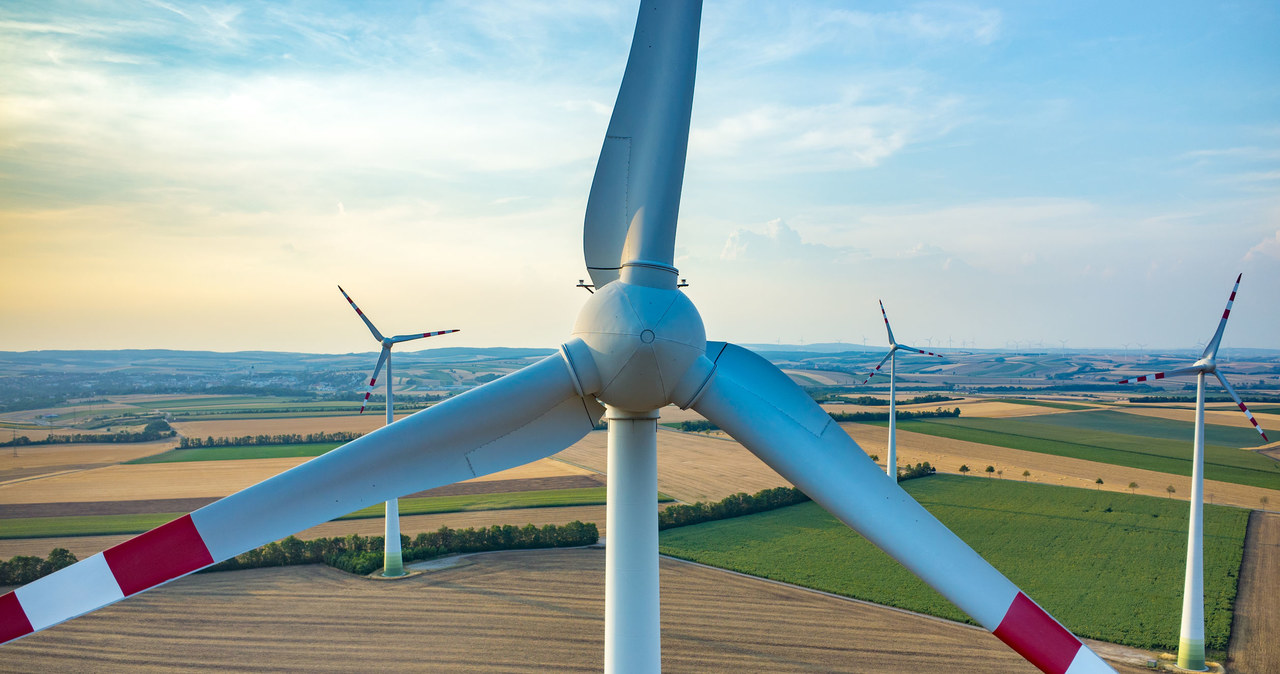 Czy minimalna odległość turbin wiatrowych od zabudowań będzie wynosić 700 metrów? Zdj. ilustracyjne /123RF/PICSEL