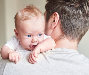 Czy mózg ojca zmniejsza się po narodzinach dziecka? Naukowcy odpowiadają