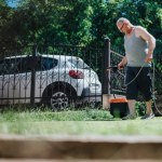 Czy można dostać mandat za koszenie trawy? Prawo mówi jasno 