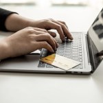 Czy można mieć konto bankowe bez karty płatniczej? Przepisy są jasne