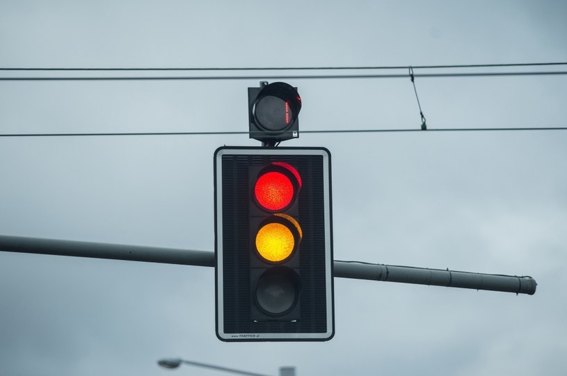 Czy można przejeżdżać na żółtym świetle? /Daniel Dmitriew/Forum /Agencja FORUM