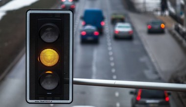 Czy można przejeżdżać na żółtym świetle?